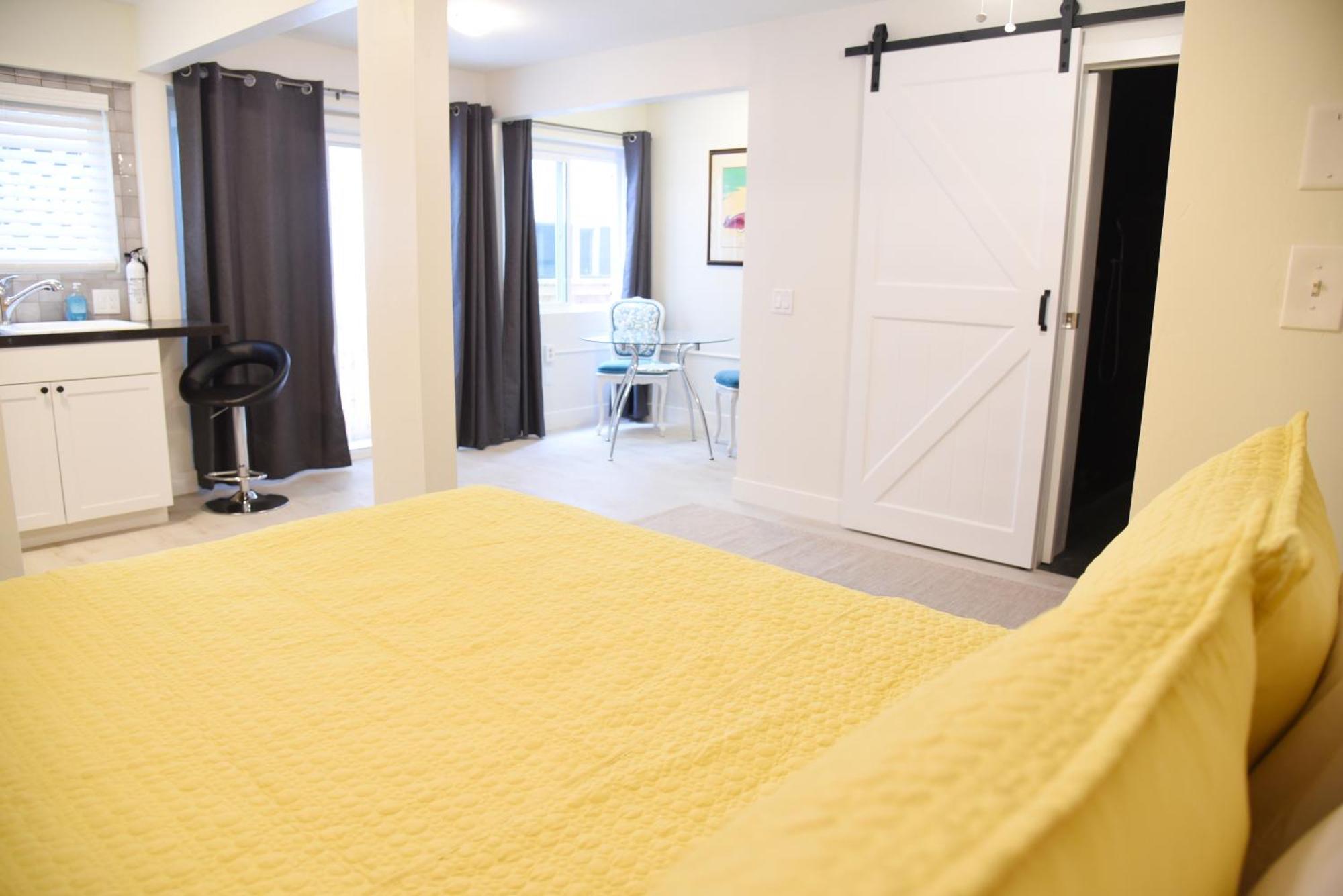 Mile To Beach! Private, Family & Pet Friendly Oasis! Pool Table & Hot Tub! Оушънсайд Екстериор снимка
